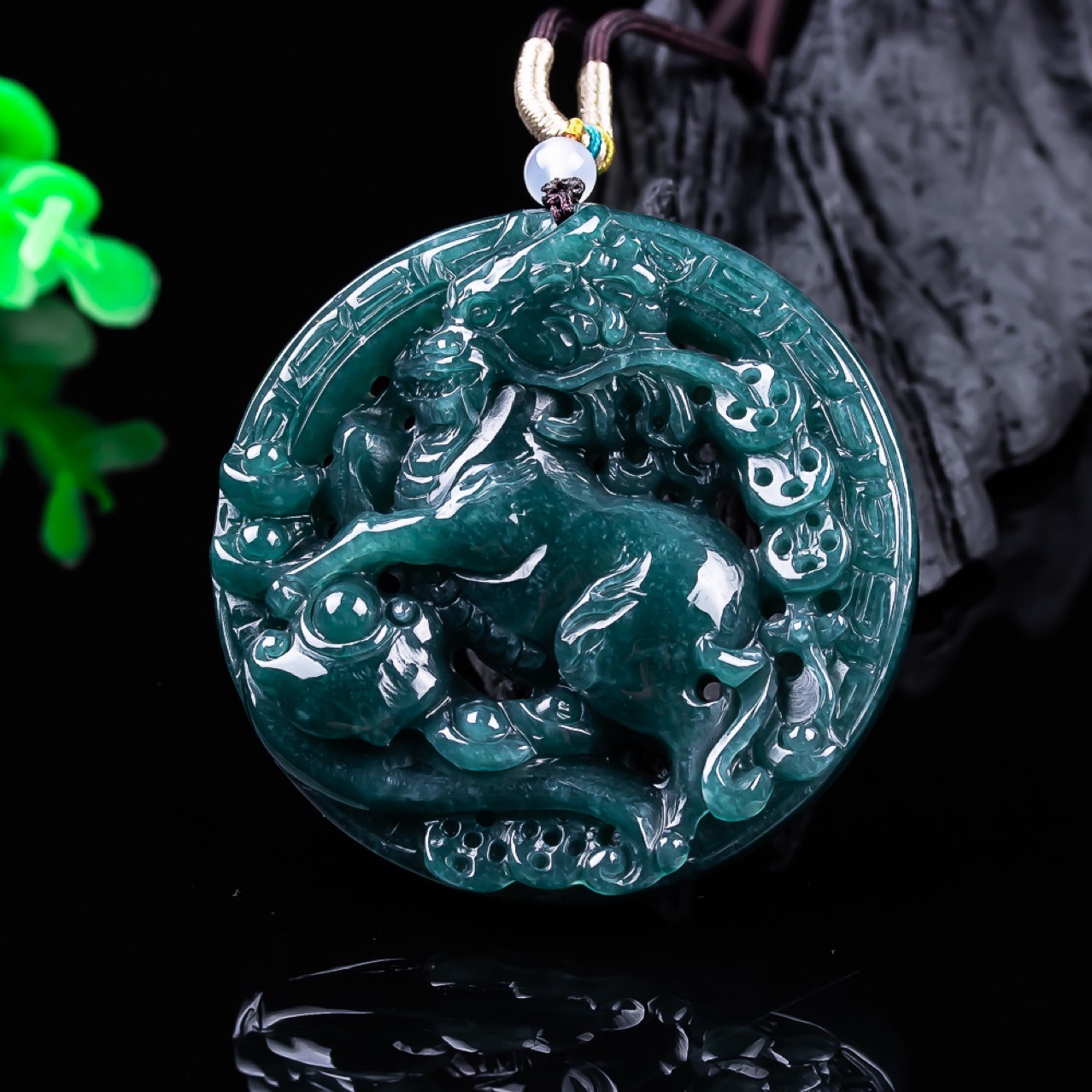 Burmese Jadeite Dragon Pendant - Accessories Woman recension och pris