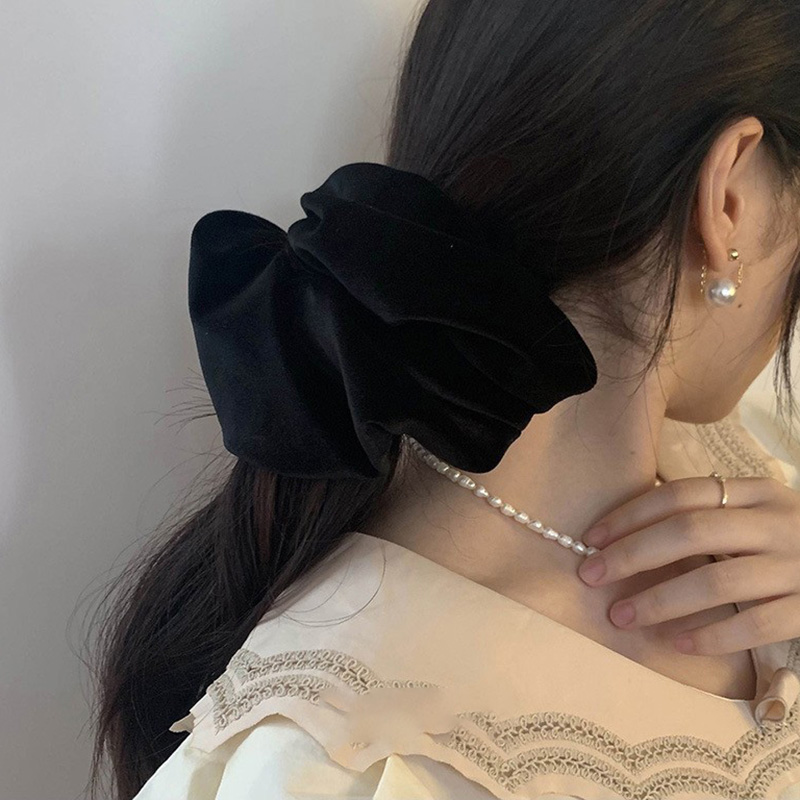 Oversize Black Velvet Scrunchi - Hair Tie Velvet recension och pris